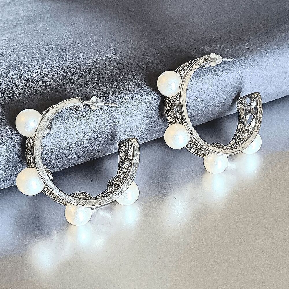 *Clearance* Ladies Silver Hoop Earrings